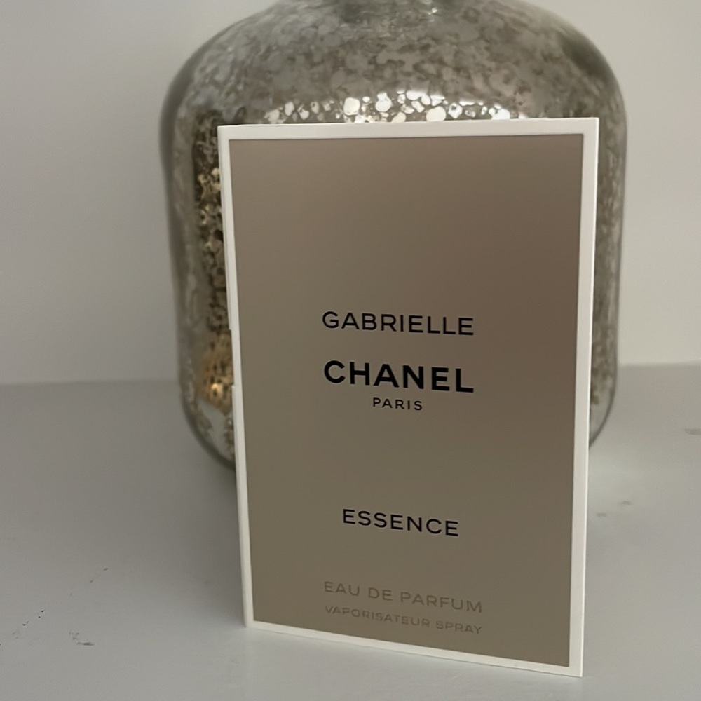 NWT Gabrielle Chanel Essence perfume sample. .05 fluid ounces